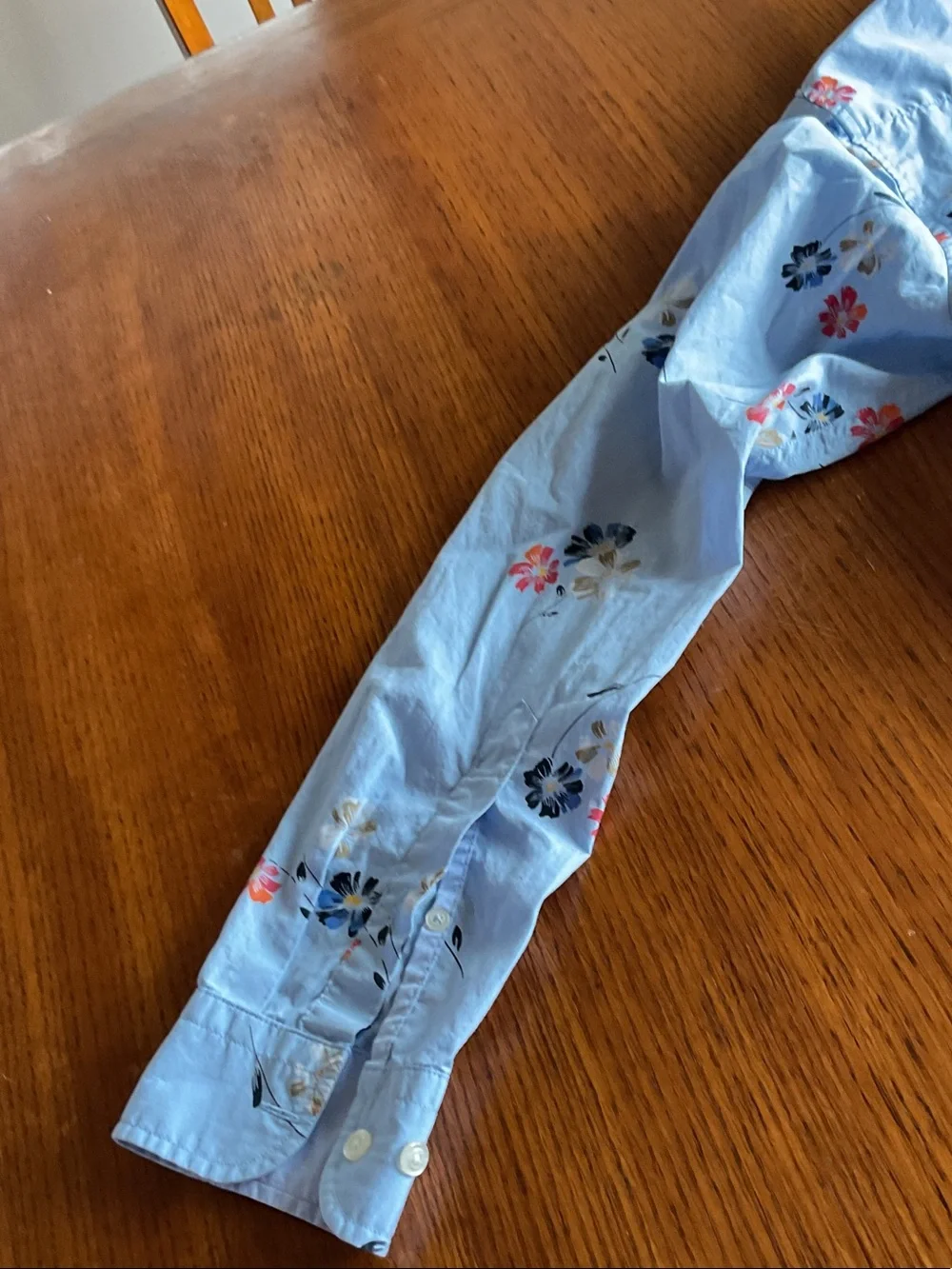 Banana Republic Men's Light Blue Floral Button-Up Shirt small untuck Casual